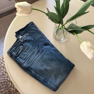 GRFRND Sara Super High Rise Slim Straight